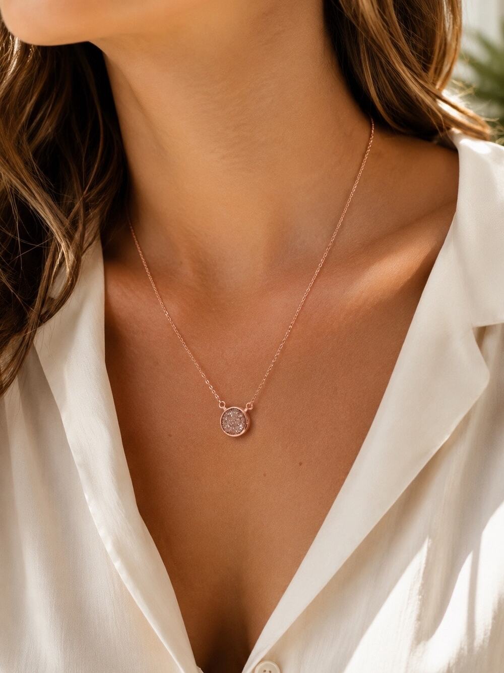 NWT Ava Rose Rose Gold Druzy Circle Pendant Necklace (Retail $65)